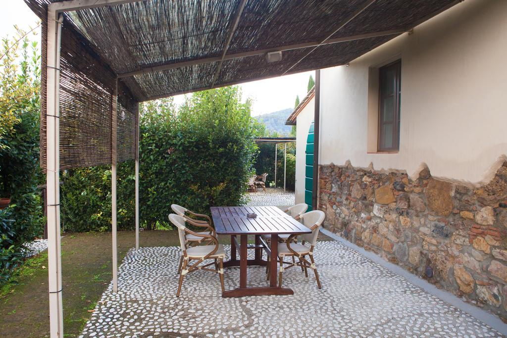 Casa Vacanze "Casale Al Pino" Рипарбелла Экстерьер фото